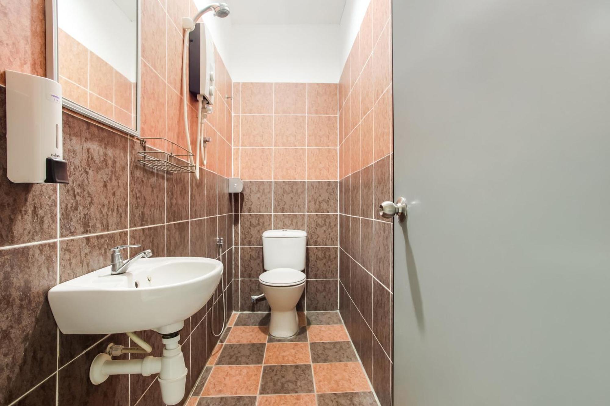 Super Oyo 89427 Kavanas Hotel טאיפינג מראה חיצוני תמונה